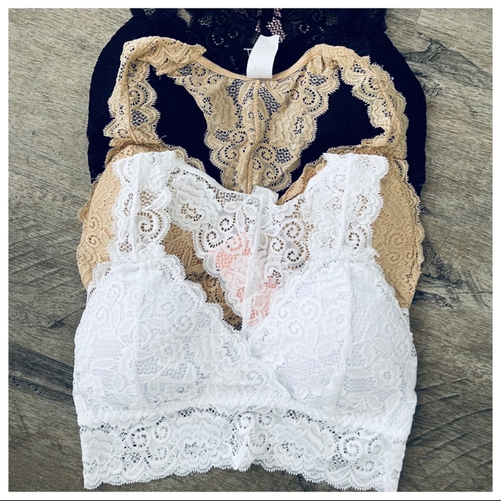 39 Lace Brallette with removable pads